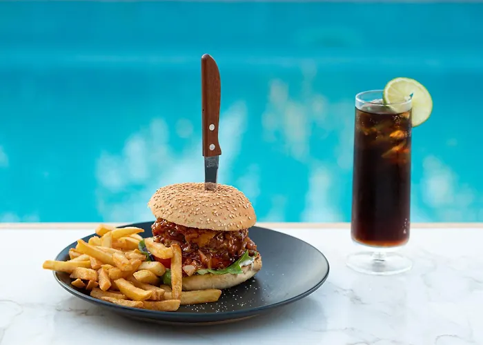 安娜玛丽亚村公寓