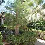 فندق Anna Maria Village 3*
