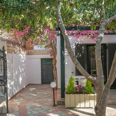 Anna Maria Village Hotell 3*