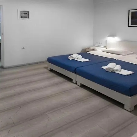 Anna Maria Village Hotell 3*