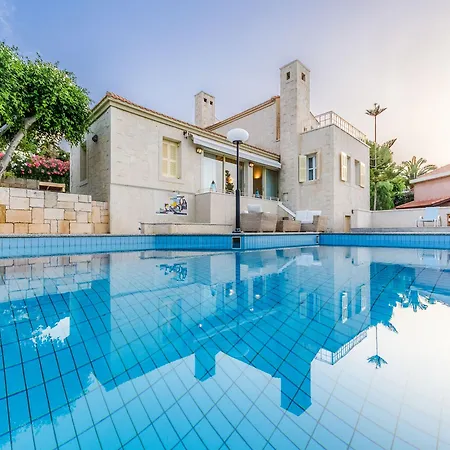 Anna Maria Village Hotell 3*