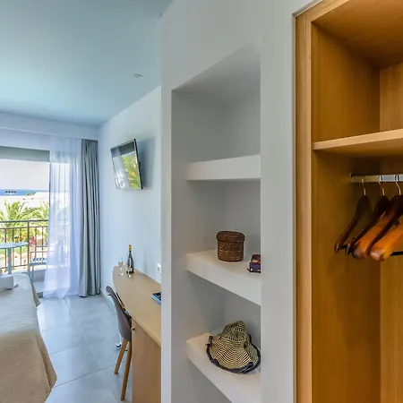 Anna Maria Village Hotell