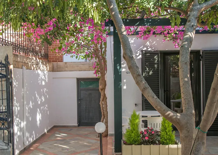 Anna Maria Village Hotel 3*