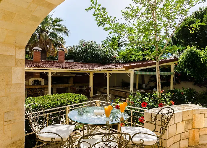 Anna Maria Village Hotel 3*